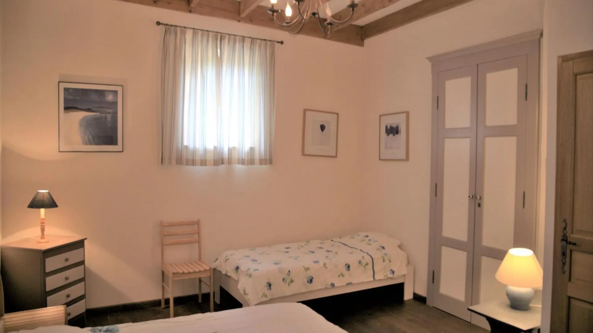 Montréal Restful Villa In Largenti Re With Swimming Pool