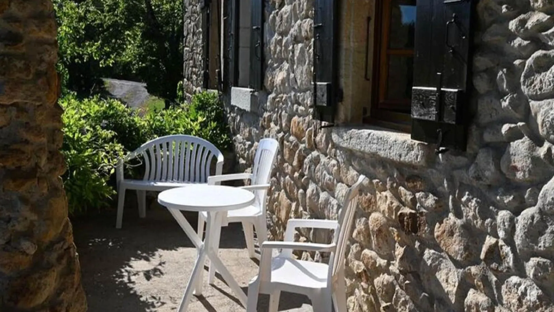 Restful Villa In Largenti Re With Swimming Pool Montreal