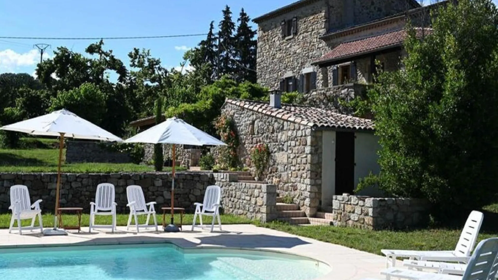 Restful Villa In Largenti Re With Swimming Pool Montreal