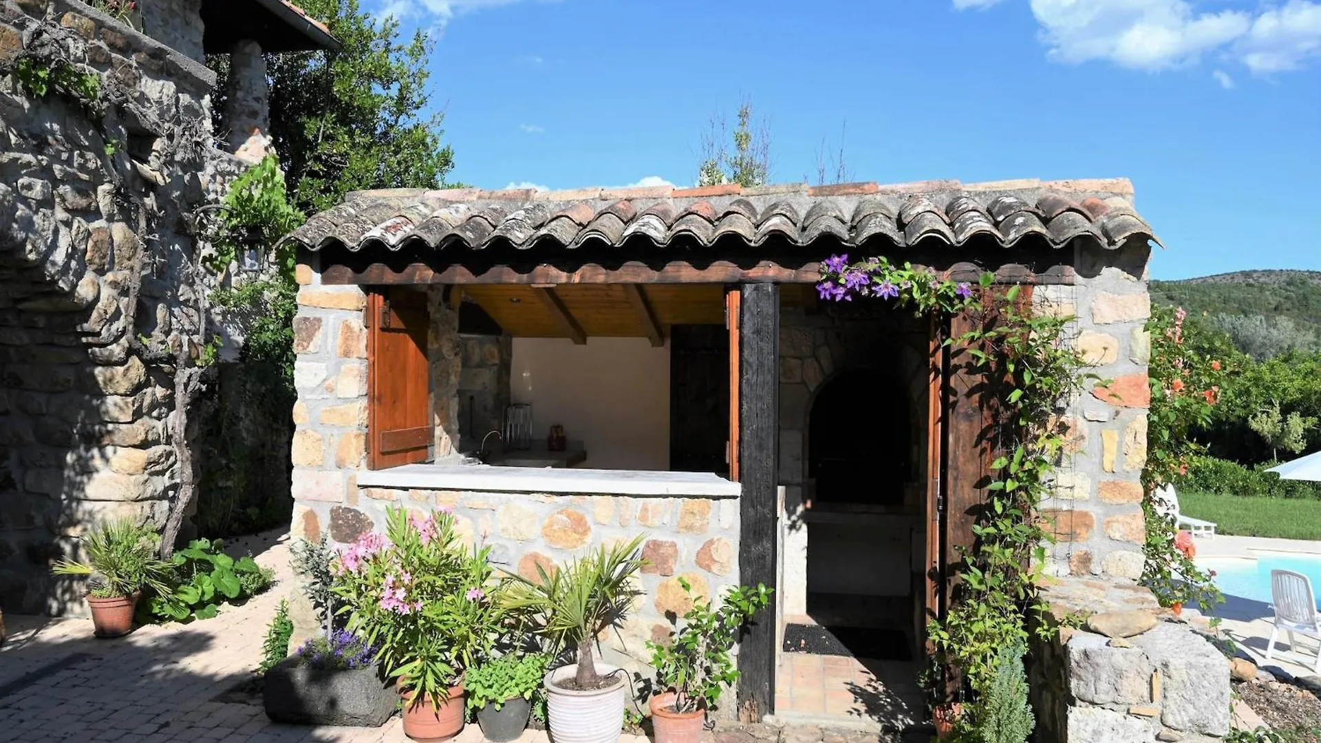 Restful Villa In Largenti Re With Swimming Pool Montreal