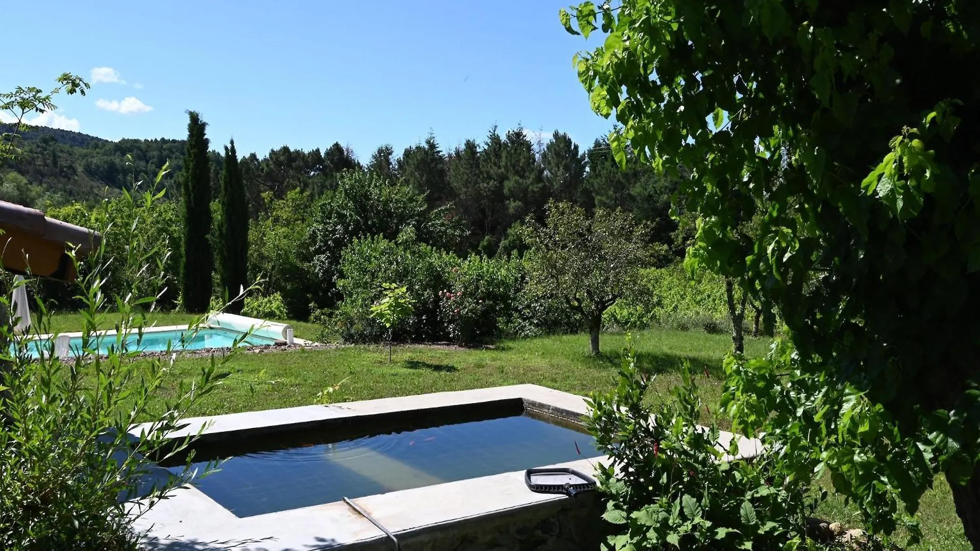 Montréal Restful Villa In Largenti Re With Swimming Pool צרפת