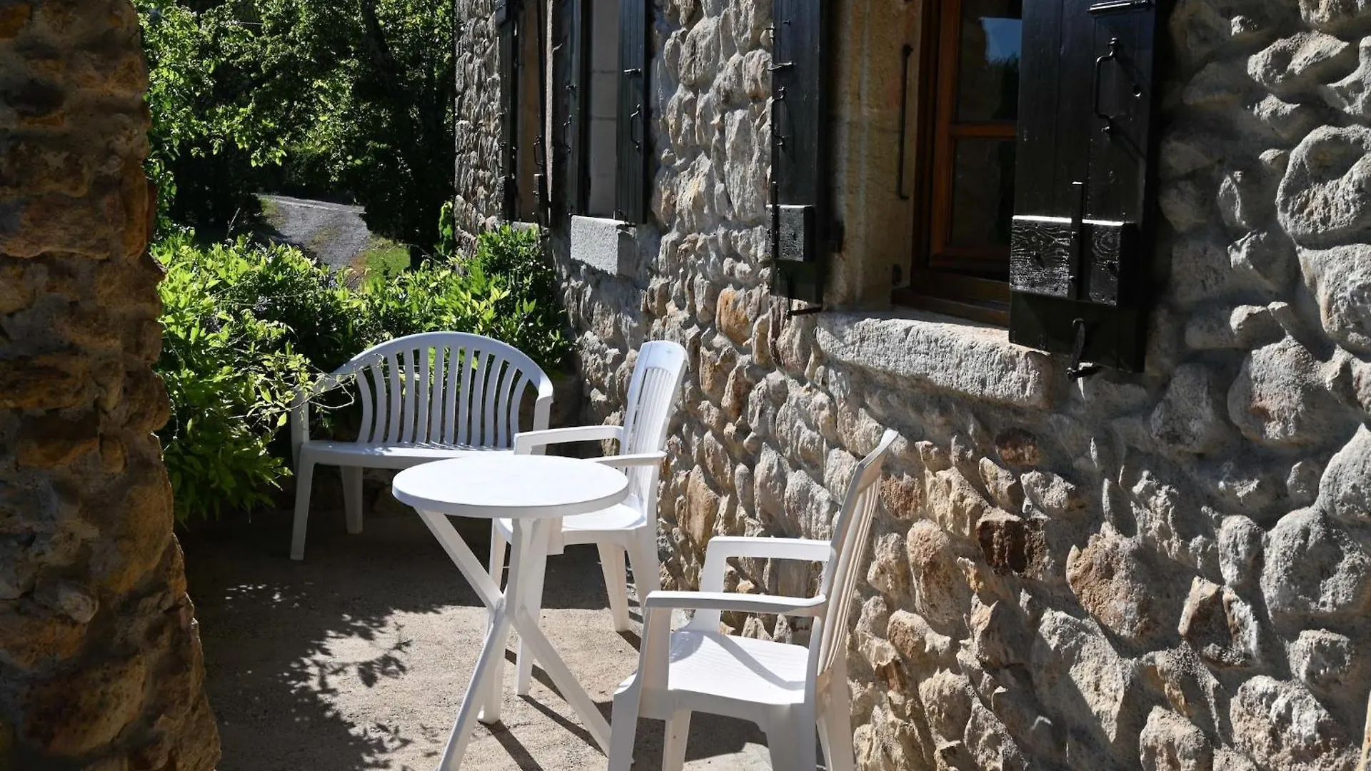 Montréal Restful Villa In Largenti Re With Swimming Pool